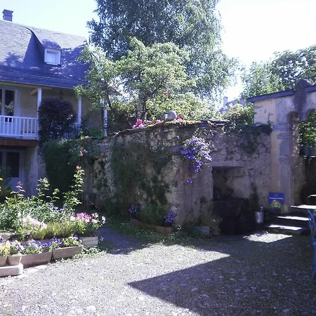 Au Clos Des Arts