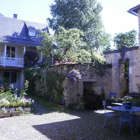 Au Clos Des Arts