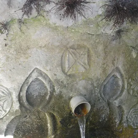 Au Clos Des Arts 吕兹-圣索沃尔